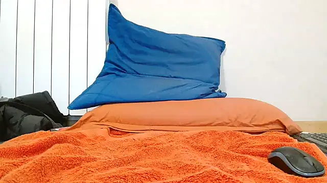 Snapshot of EXTREMSLAV chatting on 02-16-25, 10:54 EXTREMSLAV online show from 02-16-25, 10:54