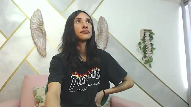 RoxanaCyrano  online show from 02-04-25, 07:00