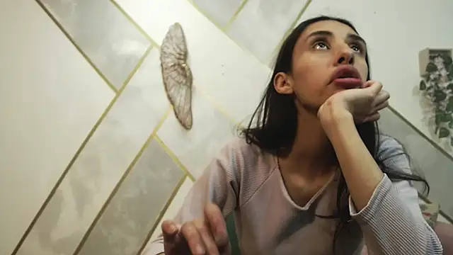 RoxanaCyrano  online show from 10-09-25, 07:45