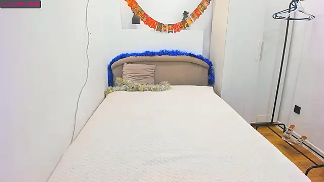 Snapshot of liloneforyou chatting on 01-13-26, 12:10 liloneforyou online show from 01-13-26, 12:10