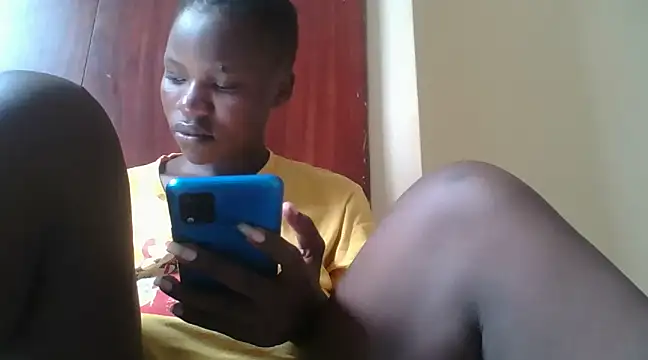 prettychic5 online show from 12-19-24, 07:18