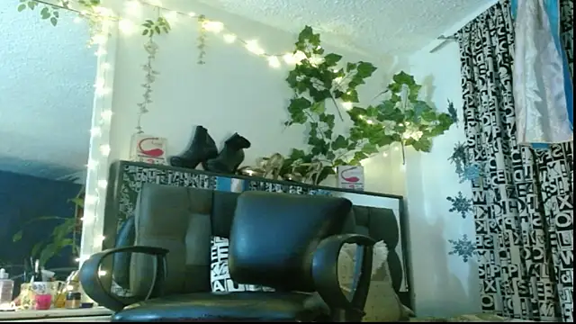 Snapshot of DULCE_ZOE chatting on 03-19-25, 04:14 DULCE ZOE online show from 03-19-25, 04:14