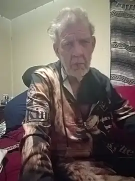 Snapshot of cmagic9 chatting on 11-05-25, 11:38 cmagic9 online show from 11-05-25, 11:38