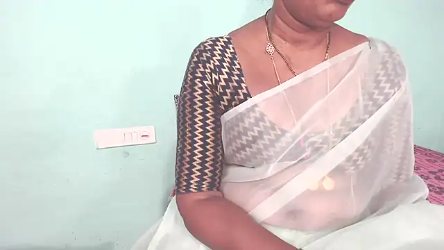 Snapshot of shrutitelugu69 chatting on 04-18-26, 04:44 shrutitelugu69 online show from 04-18-26, 04:44