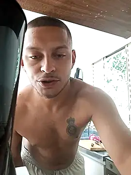 emrehliug12 online show from 02-06-26, 04:10