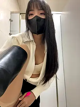 Snapshot of Asia-Lynn chatting on 12-03-24, 02:16 Asia-Lynn online show from 12-03-24, 02:16