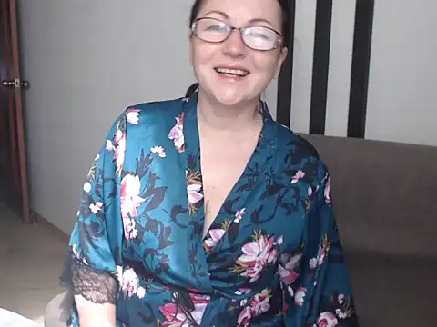 Snapshot of Alma44 chatting on 05-20-26, 06:08 Alma44 online show from 05-20-26, 06:08