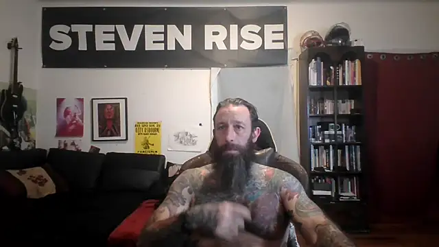 Snapshot of StevenRiseNYC chatting on 06-22-26, 10:45 StevenRiseNYC online show from 06-22-26, 10:45