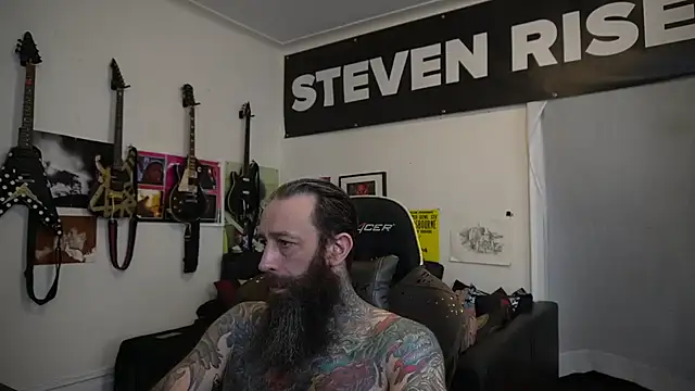 Snapshot of StevenRiseNYC chatting on 06-28-26, 05:30 StevenRiseNYC online show from 06-28-26, 05:30