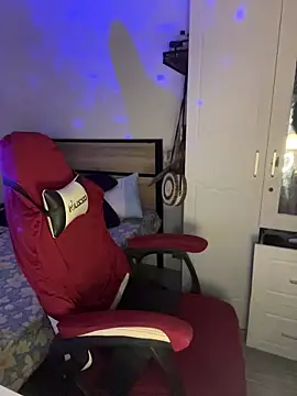 Plaxtique online show from 03-06-26, 02:57