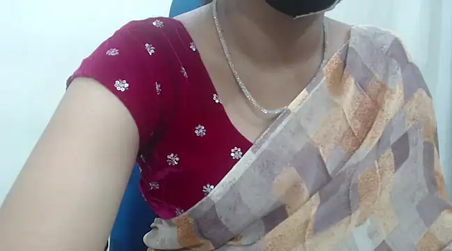 Snapshot of Lovely_Siri_23 chatting on 01-10-25, 05:02 Lovely Siri 23 online show from 01-10-25, 05:02