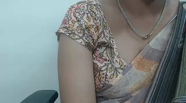 Snapshot of Lovely_Siri_23 chatting on 01-27-25, 08:39 Lovely Siri 23 online show from 01-27-25, 08:39