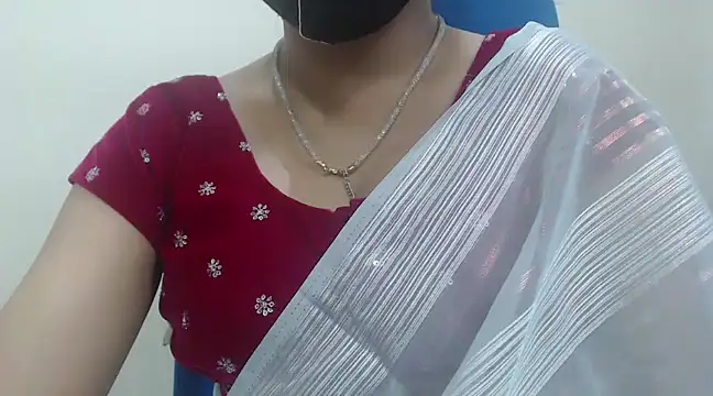 Snapshot of Lovely_Siri_23 chatting on 01-30-25, 05:49 Lovely Siri 23 online show from 01-30-25, 05:49