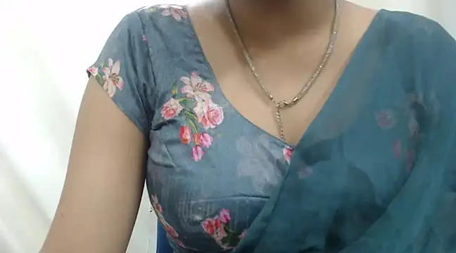 Snapshot of Lovely_Siri_23 chatting on 03-05-25, 07:16 Lovely Siri 23 online show from 03-05-25, 07:16