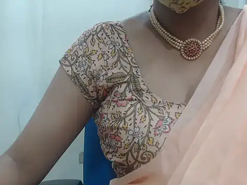 Snapshot of Lovely_Siri_23 chatting on 11-11-25, 01:27 Lovely Siri 23 online show from 11-11-25, 01:27