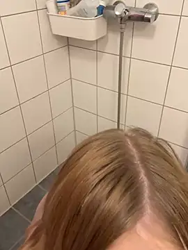 Snapshot of lilleambi chatting on 02-05-25, 03:23 lilleambi online show from 02-05-25, 03:23