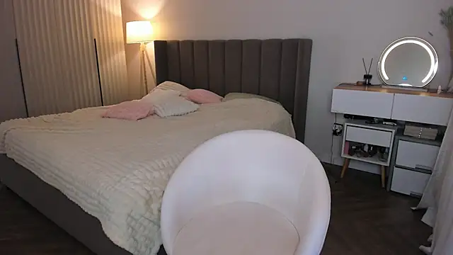 Snapshot of Anni__cute chatting on 06-19-26, 03:11 Anni cute online show from 06-19-26, 03:11