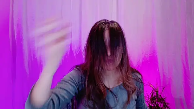 DivineLynn online show from 01-24-25, 05:00