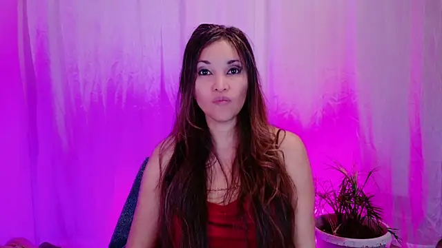 DivineLynn online show from 01-25-25, 02:25