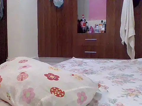 sweet-fancy online show from 10-28-25, 07:16