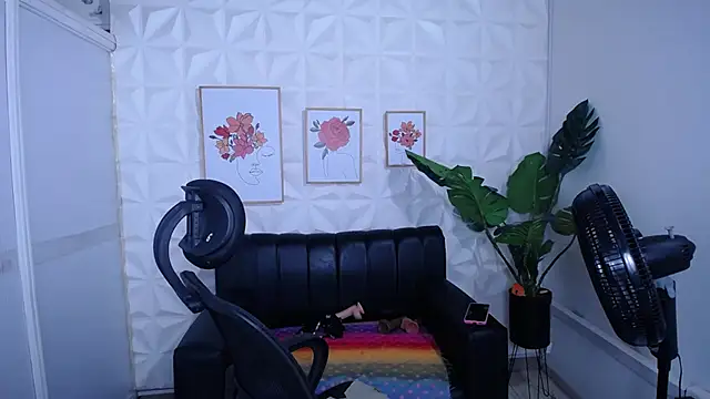 Snapshot of Valentinaa_mature chatting on 11-08-25, 05:07 Valentinaa mature online show from 11-08-25, 05:07