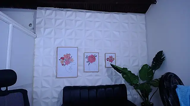 Snapshot of Valentinaa_mature chatting on 11-24-25, 09:03 Valentinaa mature online show from 11-24-25, 09:03