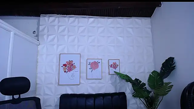 Snapshot of Valentinaa_mature chatting on 01-08-26, 10:34 Valentinaa mature online show from 01-08-26, 10:34