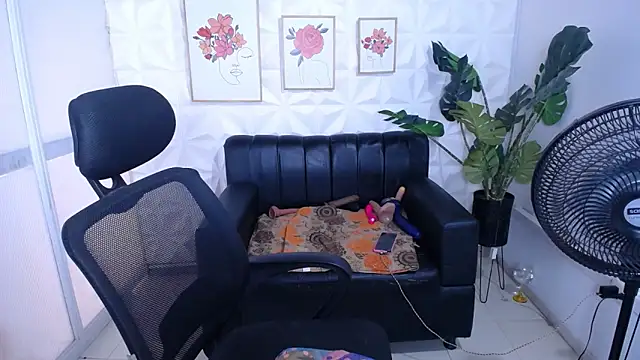 Valentinaa mature online show from 03-19-26, 07:40