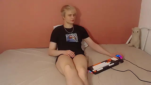 Oliver sweet  online show from 04-14-26, 01:00