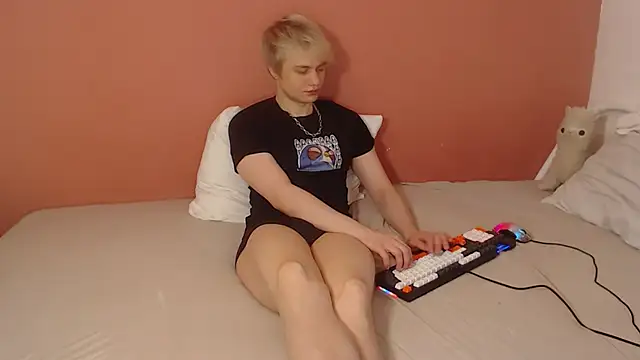 Oliver sweet  online show from 04-19-26, 01:16