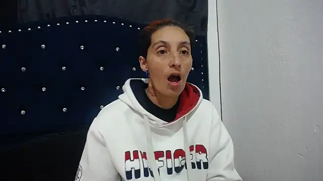 anyu1306 online show from 12-18-24, 05:48