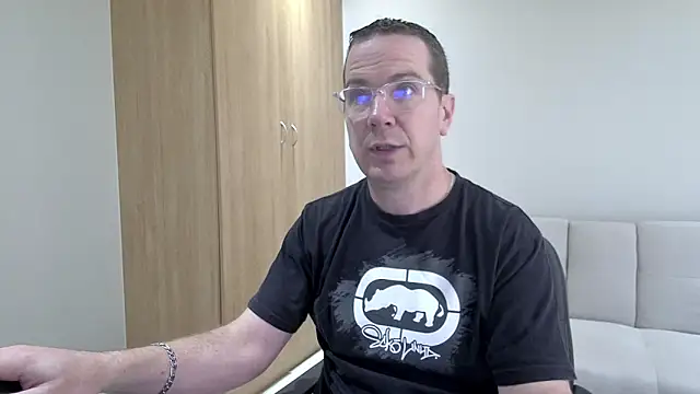 BrettJ81 online show from 05-15-26, 02:24