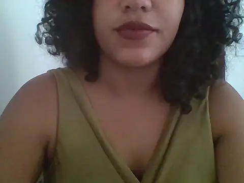 Snapshot of savanahottie chatting on 02-11-26, 12:32 savanahottie online show from 02-11-26, 12:32