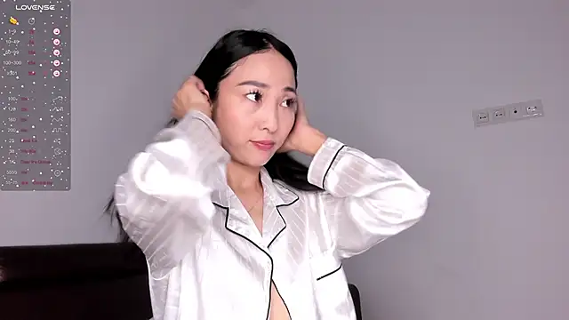 Snapshot of 1reisatumi_ chatting on 06-16-26, 10:18 1reisatumi online show from 06-16-26, 10:18