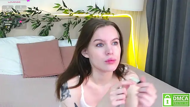 AmaliaBell online show from 10-26-25, 01:06