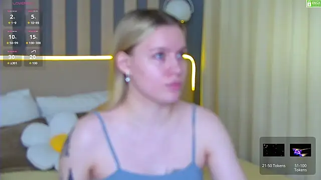 Snapshot of AmaliaBell chatting on 06-28-26, 01:17 AmaliaBell online show from 06-28-26, 01:17