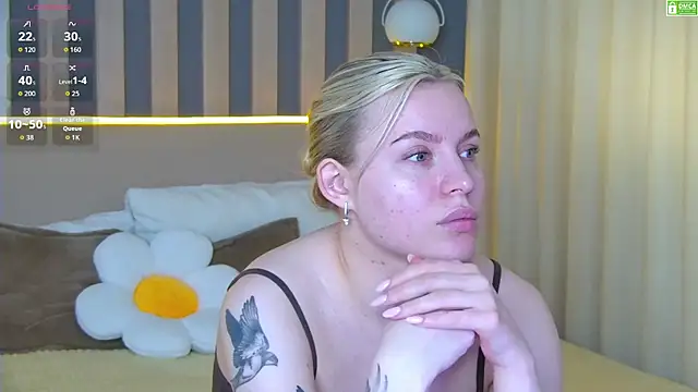 Snapshot of AmaliaBell chatting on 07-08-26, 01:15 AmaliaBell online show from 07-08-26, 01:15