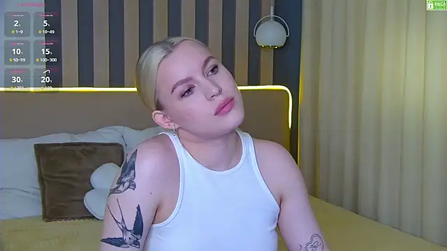Snapshot of AmaliaBell chatting on 07-12-26, 01:13 AmaliaBell online show from 07-12-26, 01:13