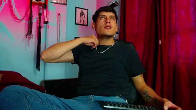 dom2travelersss online show from 03-25-26, 02:56