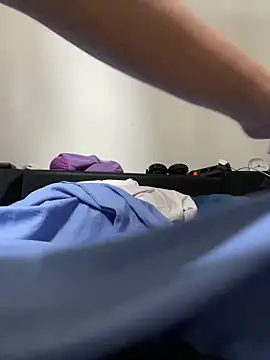 Snapshot of GeilerBull chatting on 01-11-25, 02:41 GeilerBull online show from 01-11-25, 02:41