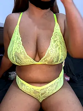 Snapshot of VINDY- chatting on 01-08-26, 05:21 VINDY- online show from 01-08-26, 05:21