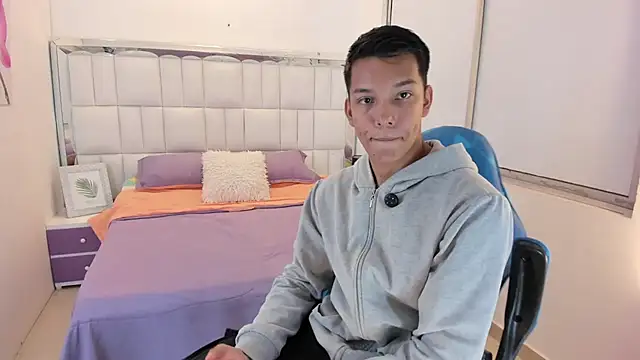 Edwin Blaz online show from 10-15-25, 05:07