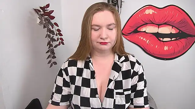 Snapshot of LaraDream chatting on 04-27-26, 04:05 LaraDream online show from 04-27-26, 04:05