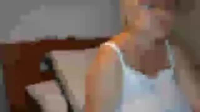 Snapshot of LindaL chatting on 10-14-25, 02:51 LindaL online show from 10-14-25, 02:51