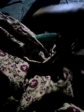 Snapshot of Kolkata___Boy chatting on 03-04-25, 04:52 Kolkata Boy online show from 03-04-25, 04:52